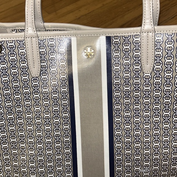 Tory Burch LIKE NEW grey tote bag - Picture 2 of 5